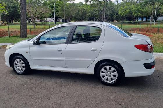 PEUGEOT 207 1.4 XR PASSION SPORT 8V FLEX 4P MANUAL
